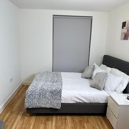 Luxury 2-Bed High-Rise In Manchester With Parking Zewnętrze zdjęcie