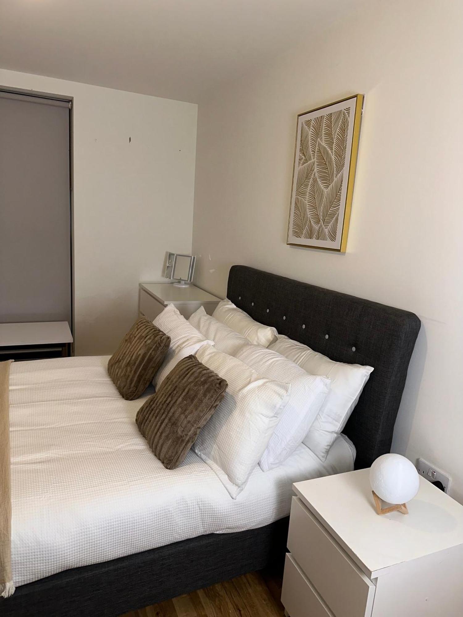 Luxury 2-Bed High-Rise In Manchester With Parking Zewnętrze zdjęcie